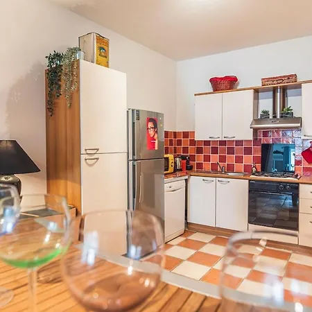 Bar A Bulles - Ancien Comptoir Transforme בית נופש